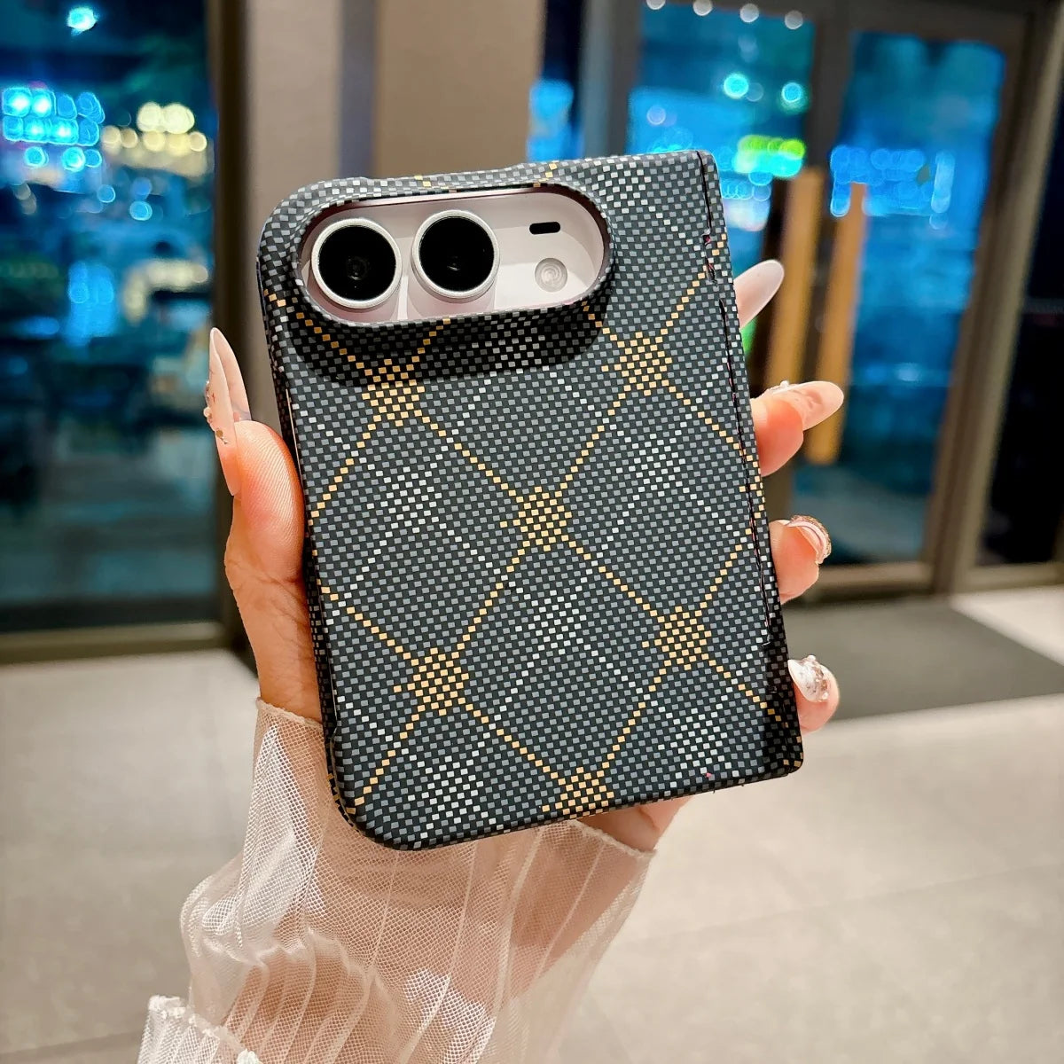 Carbon Fiber Magnetic Phone Case for iPhone Duo – MagSafe Compatible, Hinge Protection